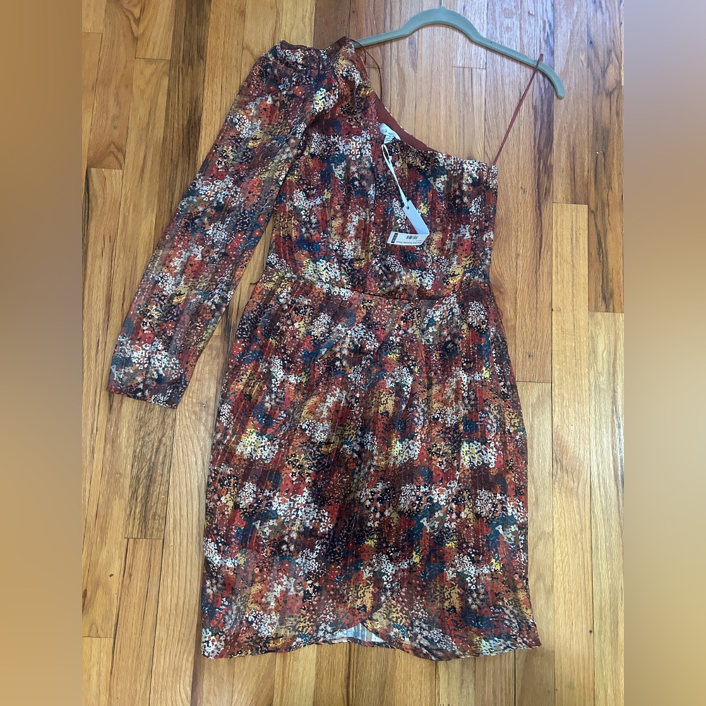 Adelyn Rae One-Shoulder Multicolor Dress
NWT perfect fall dress
